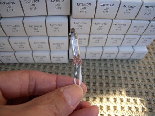 LOT OF 12 PCS SPECIAL PRICE FOR THE RAYTHEON JAN 6418 NEW IN BOX. UNUSED. - Picture 4 of 10
