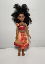 Disney Moana Singing Adventure Princess Talking Light Up 10" Doll Hasbro Toy J