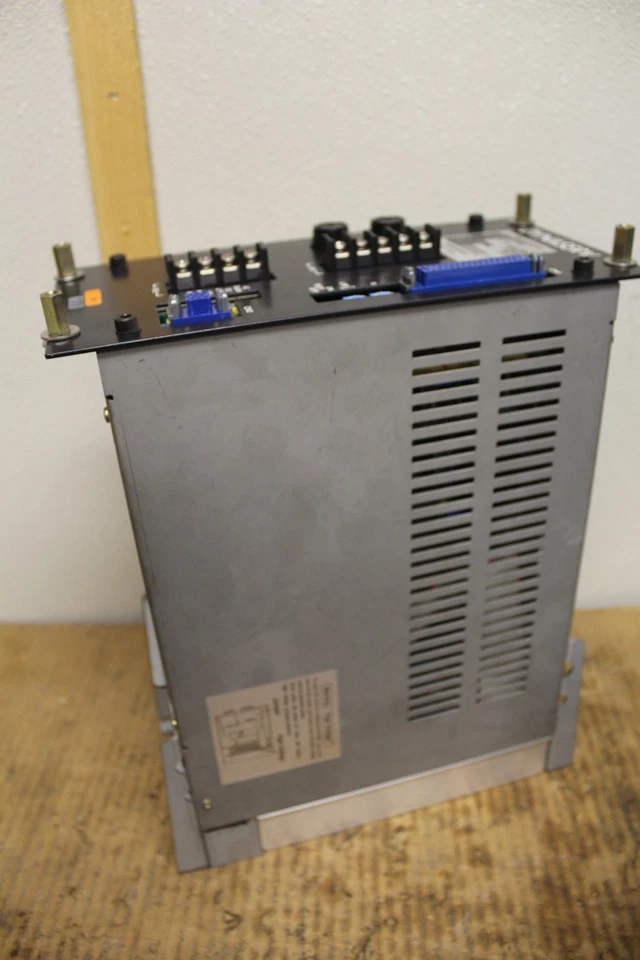 LITTON YOKOGAWA DYNASERV DD SERVOACTUADOR ACCIONAMIENTO SR1015B5 4SN 230V 15Nm Foto 4 de 4