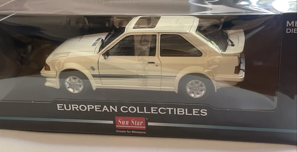 Model road car Ford Escort RS turbo 1984 White Sunstar 4963R RHD diecast 1:18th - Image 4 of 4