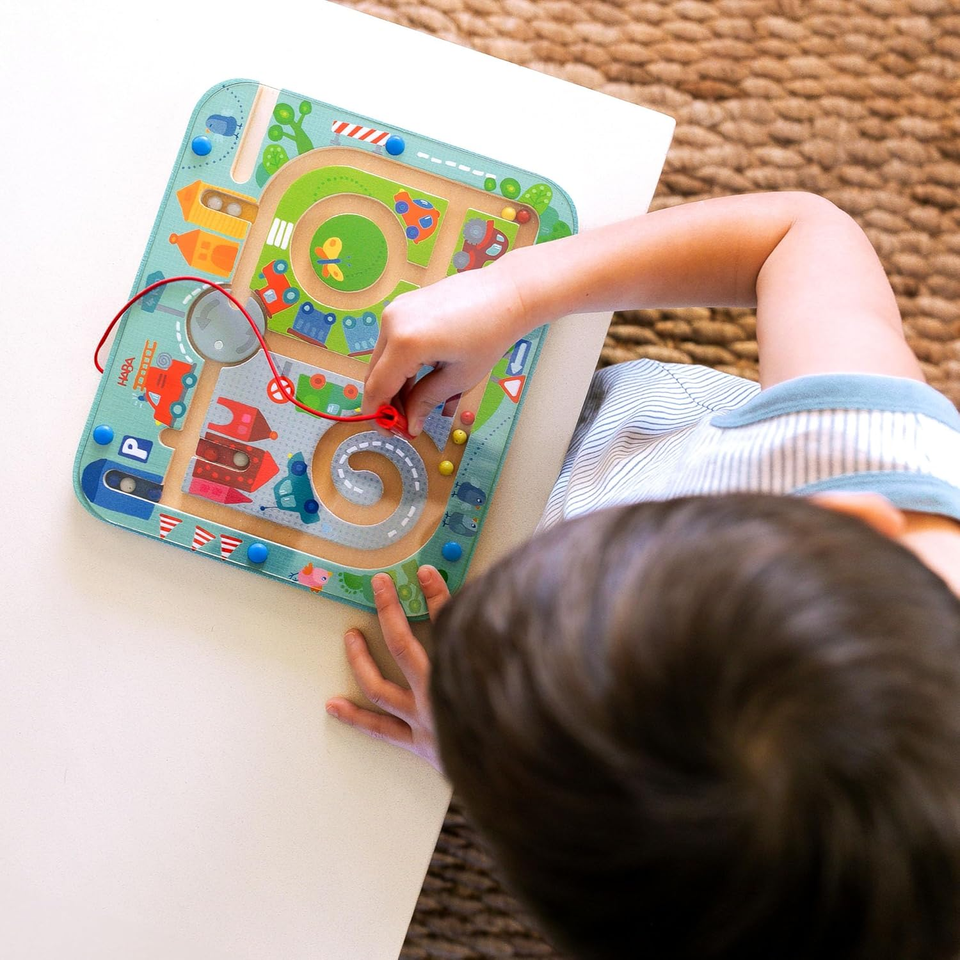 HABA 301056 Gioco Magnetico La Città Labirinto - Gioco Da Viaggio Per Bambini 2-5 Anni, Sviluppa Motricità E Logica Con Palline Colorate