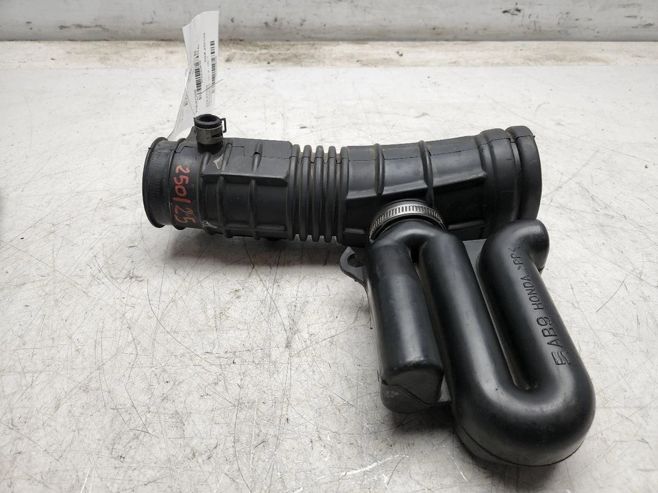 Resonador de tubo de aire Honda Accord 1998-2002 OEM 3,0 L 17228-P8A-A01 17228P8AA01 Foto 4 de 4