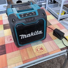 Makita MR200 Bluetooth Radio