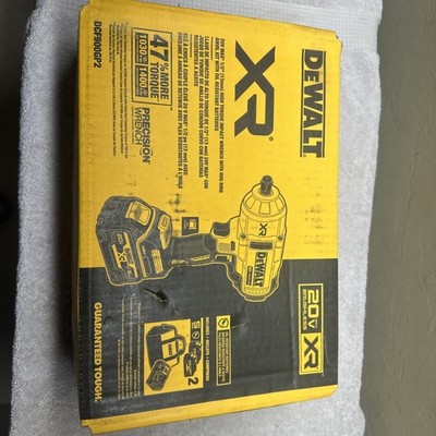 DEWALT DCF900 20V MAX* XR  1/2'' High Torque Impact Wrench w/ Hog Ring Anvil Kit
