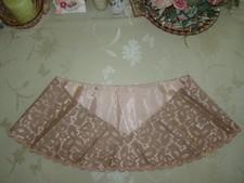 RARE MID CENTURY CUSTOM DETACHABLE CAFE AU LAIT FABRIC LACE COLLAR STOLE CAPE