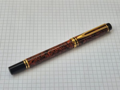 Waterman ''Man 200 Rhapsody RED RIPPLE'' Füllfederhalter - 18K/750 Goldfeder - L