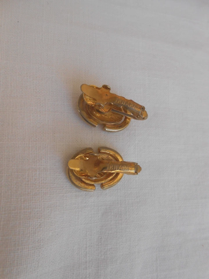 PICCOLI ORECCHINI TRIFARI OVALI COLORE ORO A CLIP - Immagine 3 di 3