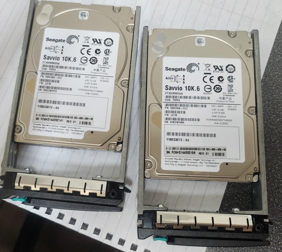 4x EMC 105-000-328-00 118033074-04 300GB 10K RPM 2.5" SAS HDD w/Tray - NOB! - Image 2 of 3