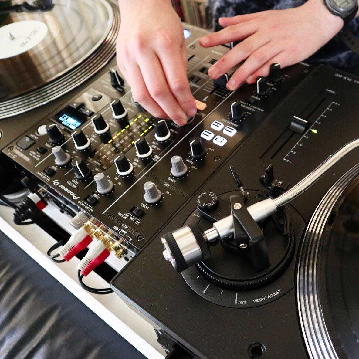 Pioneer DJ DJM-250MK2 2-channel DJ Mixer with Pioneer DJ PLX-500