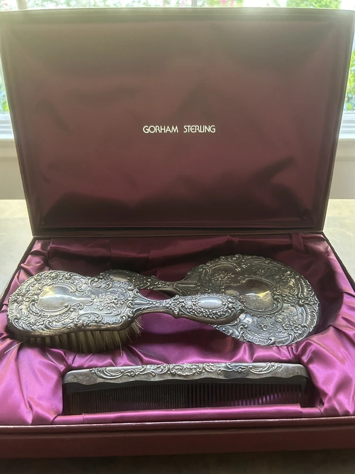 GORHAM STERLING 银色 3 件套梳妆台 23 件套蝴蝶杯镜面刷组合带盒 — 第 2/4 张图片