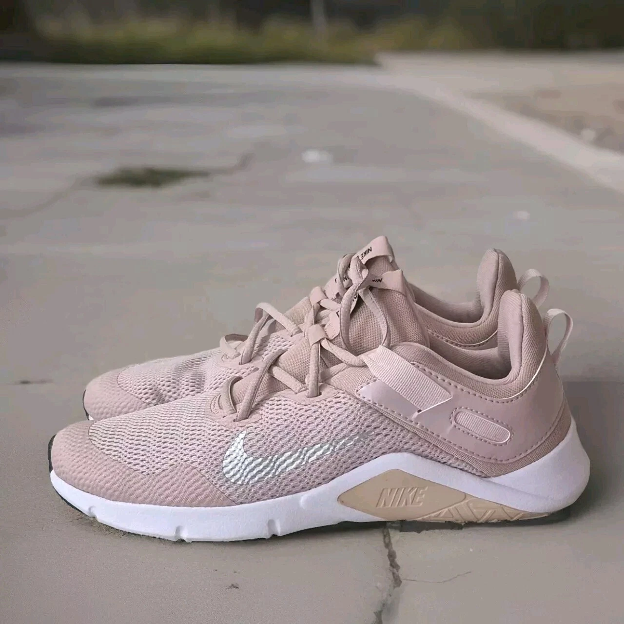 Scarpe da allenamento Nike Legend Essential Stone malva bianco B rosa da donna taglia 10