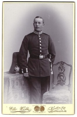 Fotografie Otto Witte, Berlin-Kreuzberg, Skalitzerstr. 54, Garde-Pionier in Uni 