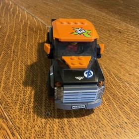 LEGO Xtreme Stunts: Pick Up Truck With Mini Figure Driver