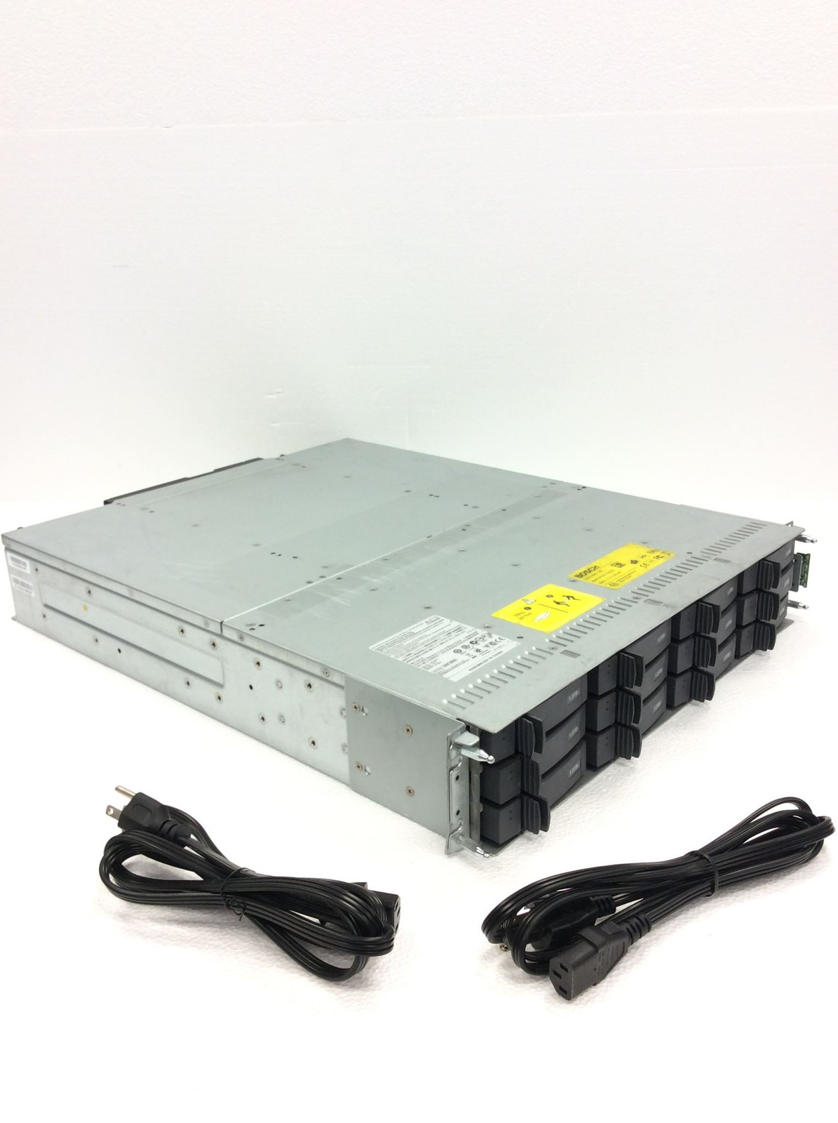 NETAPP NAF-0602 Storage Array Chassis w/2xPS YM-2751A / FAS2020 Storage Module