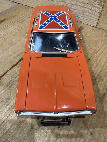 Vintage ERTL 1969 Dodge Charger Dukes Of Hazzard General Lee Scale 1:18 Die Cast - Picture 4 of 10