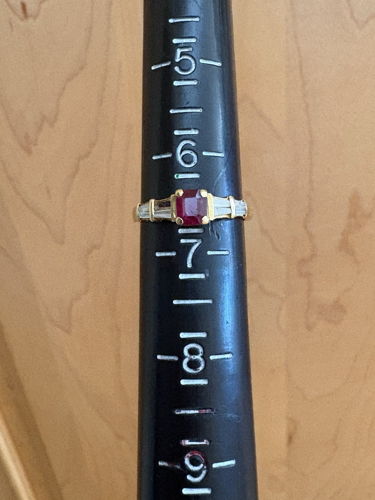 18k GOLD RUBY & DIAMOND RING (MISSING 1 BAGUETTE … - image 2