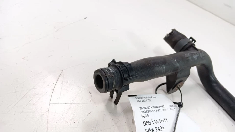 Tubo cruzado línea refrigerante Volkswagen Golf 2010 2011 2012 2013 2014 Foto 3 de 4