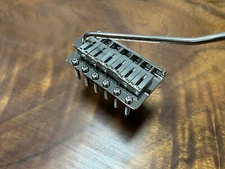 Aumsen Vintage/Narrow Strat Tremolo Bridge Set