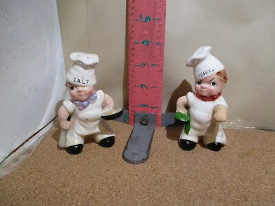 CHEFS SALT & PEPPER SET - MADE IN JAPAN - WITH SOME OWIES