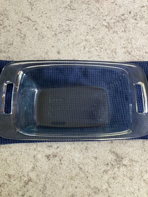 PYREX 1 1/2 Quart (1.4 Liter) Aqua Glass Baking Dish with Handles; no damage