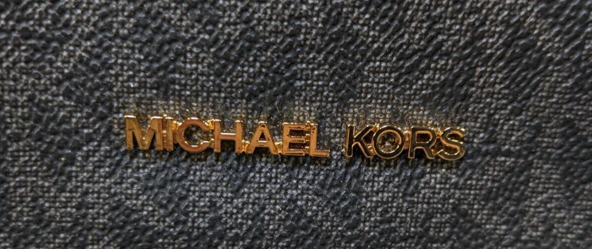 Authenticated Michael Kors Jet Set Travel Blk Sig… - image 2