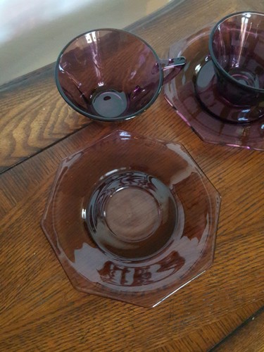 2 Amethyst Purple Glass Cups And Saucers Hazel Atlas? - Picture 5 of 6