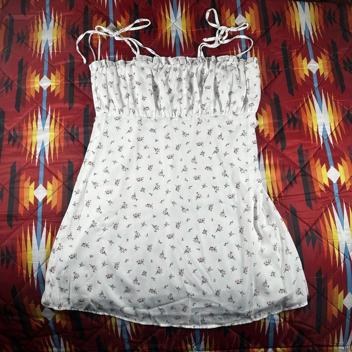 floral strap fit and flare dress in white Clydie White Floral Cap Sleeve Midi Dress - US 10 main image 0