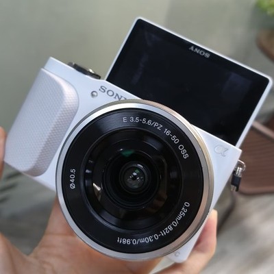 Sony Alpha NEX-3N 16.1MP Mirrorless Digital Camera w/16 50mm Lens