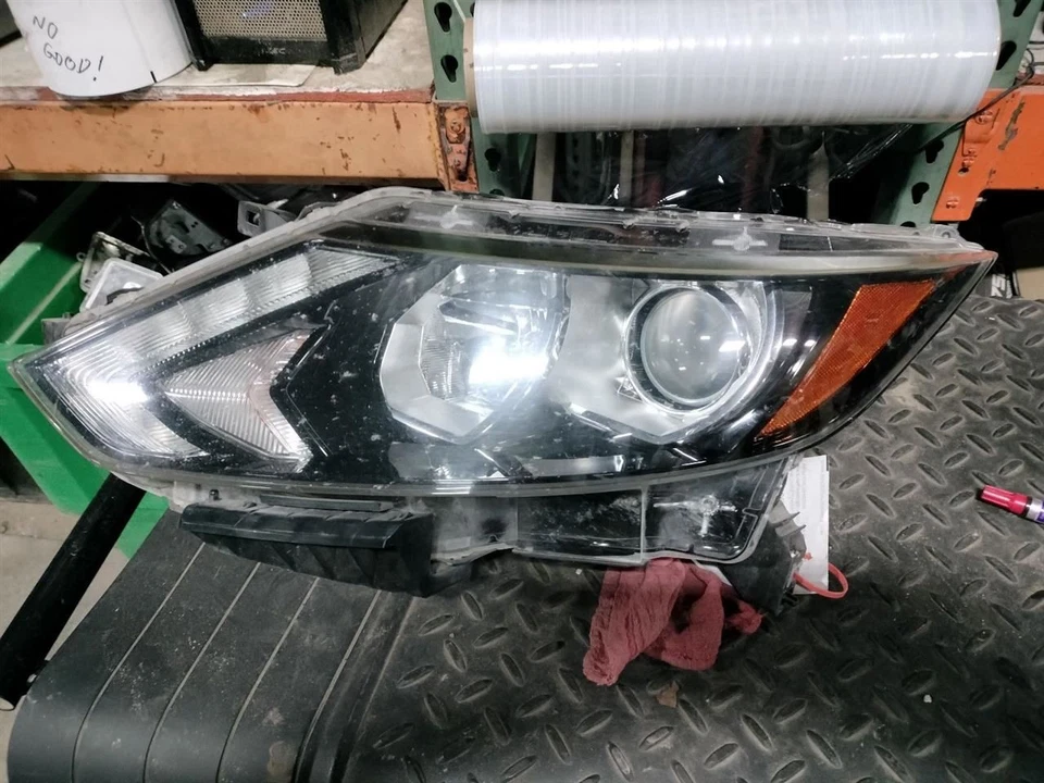 MONTAJE FARO IZQUIERDO 260606MA0A 2017-2019 NISSAN ROGUE SPT Foto 2 de 4