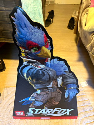 Nintendo Star Fox Falco Lombardi Standee Pappaufsteller mit Switch/3DS Logos