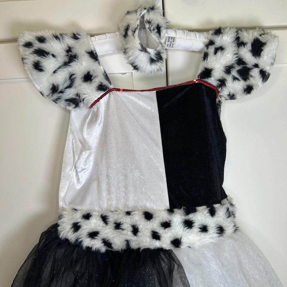 Disfraz Cruella De Vil para niña blanco y negro con detalles de piel talla grande Foto 2 de 4