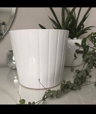 Weißer Keramik Pflanzkübel gerippt Pflanzgefäße Vasen Indoor Outdoor Töpfe