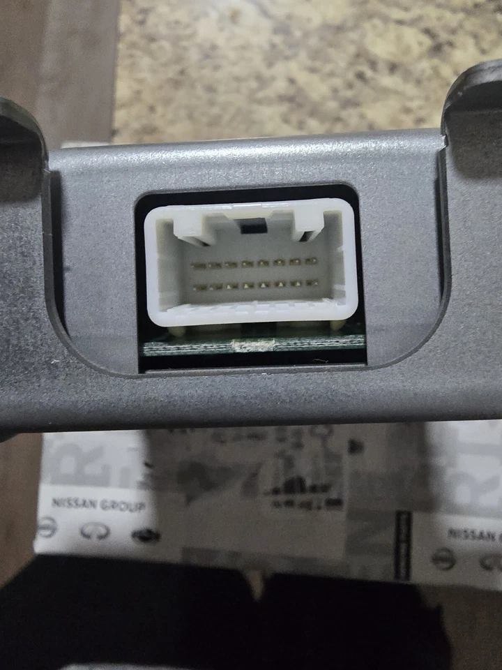 Nissan Armada 2017/2024, Infinity. Control de suspensión número de pieza 28581-1LA8A Foto 3 de 3