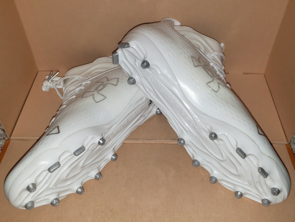 UNDER ARMOUR HIGHLIGHT MC FOOTBALL CLEATS WHITE 3026410-102 MEN\'S Sz 12.5 NWOB UNDER ARMOUR HIGHLIGHT MC FOOTBALL CLEATS WHITE 3026410-102  main image 2