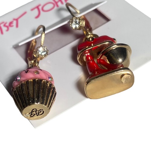 BETSEY JOHNSON Drop Earrings Stand Mixer Cupcake Gold Tone Pink Red Enamel NEW - Picture 5 of 6