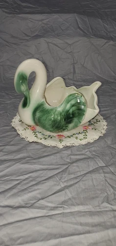 Hull Pottery Coronet Swan Vase 213 Usa