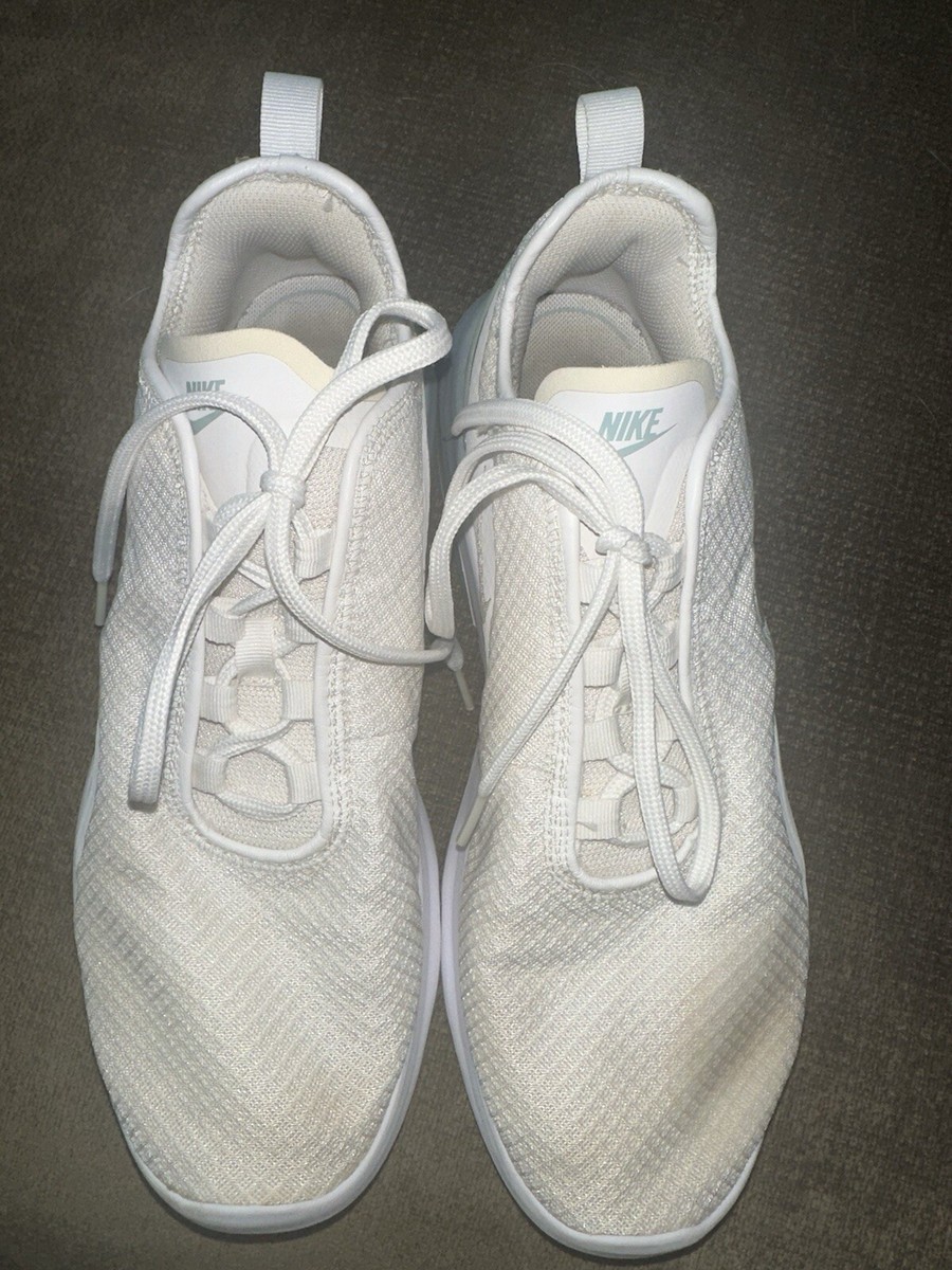 nike air motion white