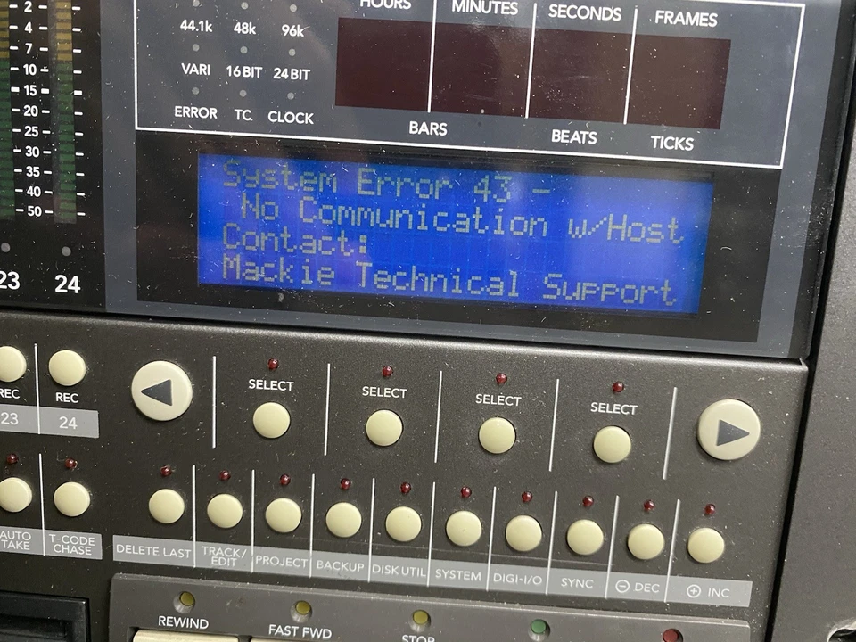 Grabadora de disco duro digital Mackie MDR 24/96 24 pistas con estuche de transporte Foto 4 de 4