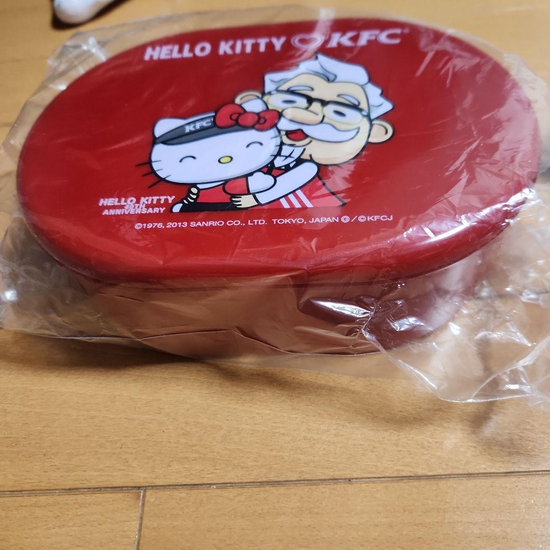 ケンタッキーフライドチキン ✕ ハローキティ　ボックス ケンタッキーフライドチキン ✕ ハローキティ ボックス - メルカリ