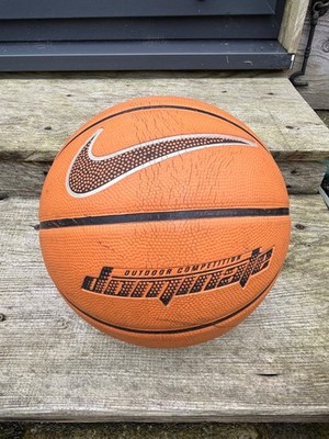 NIKE DOMINATE BASKETBALL SOFT TOUCH GUMMI VOLLE GRÖSSE GEBRAUCHT RISSE MARKIERUNGEN NÄHTE