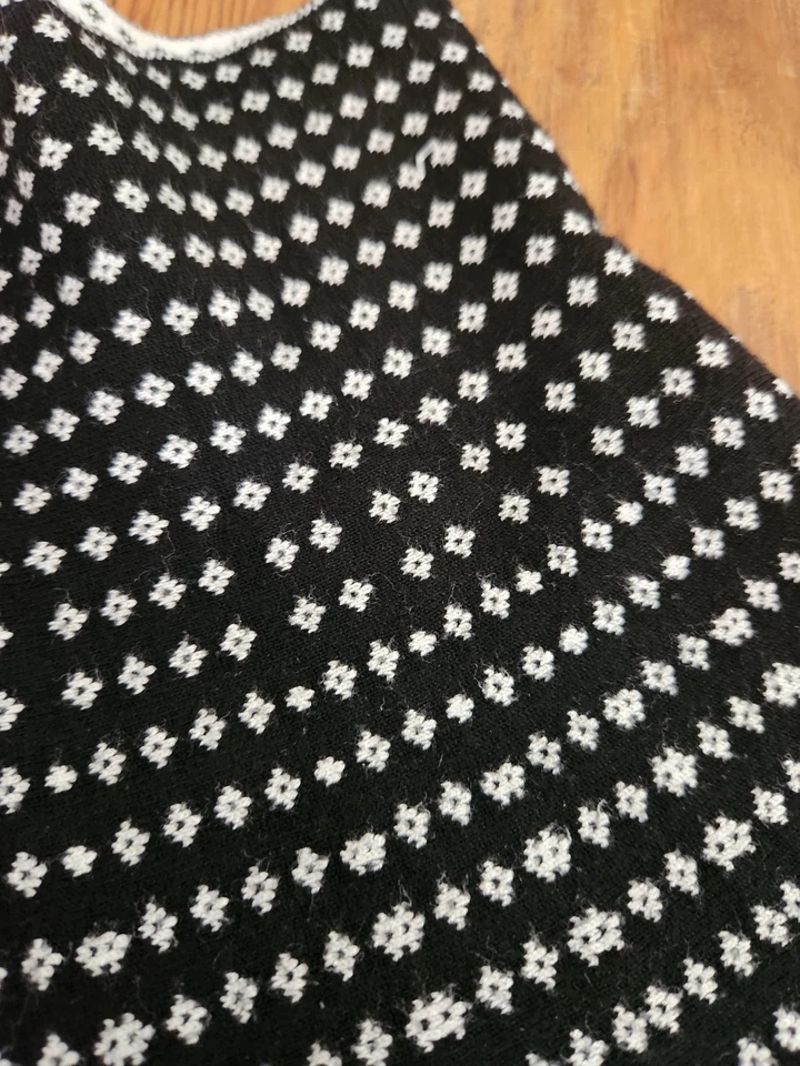 Minifalda Sophie Max Fair Isle tejida acampanada negra blanca talla M/L Academia Foto 2 de 4