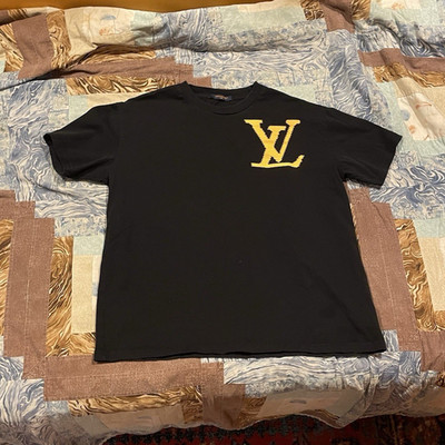 Louis Vuitton Men's XL Black Logo Graphic Crewneck Short Sleeve T-Shirt Italy