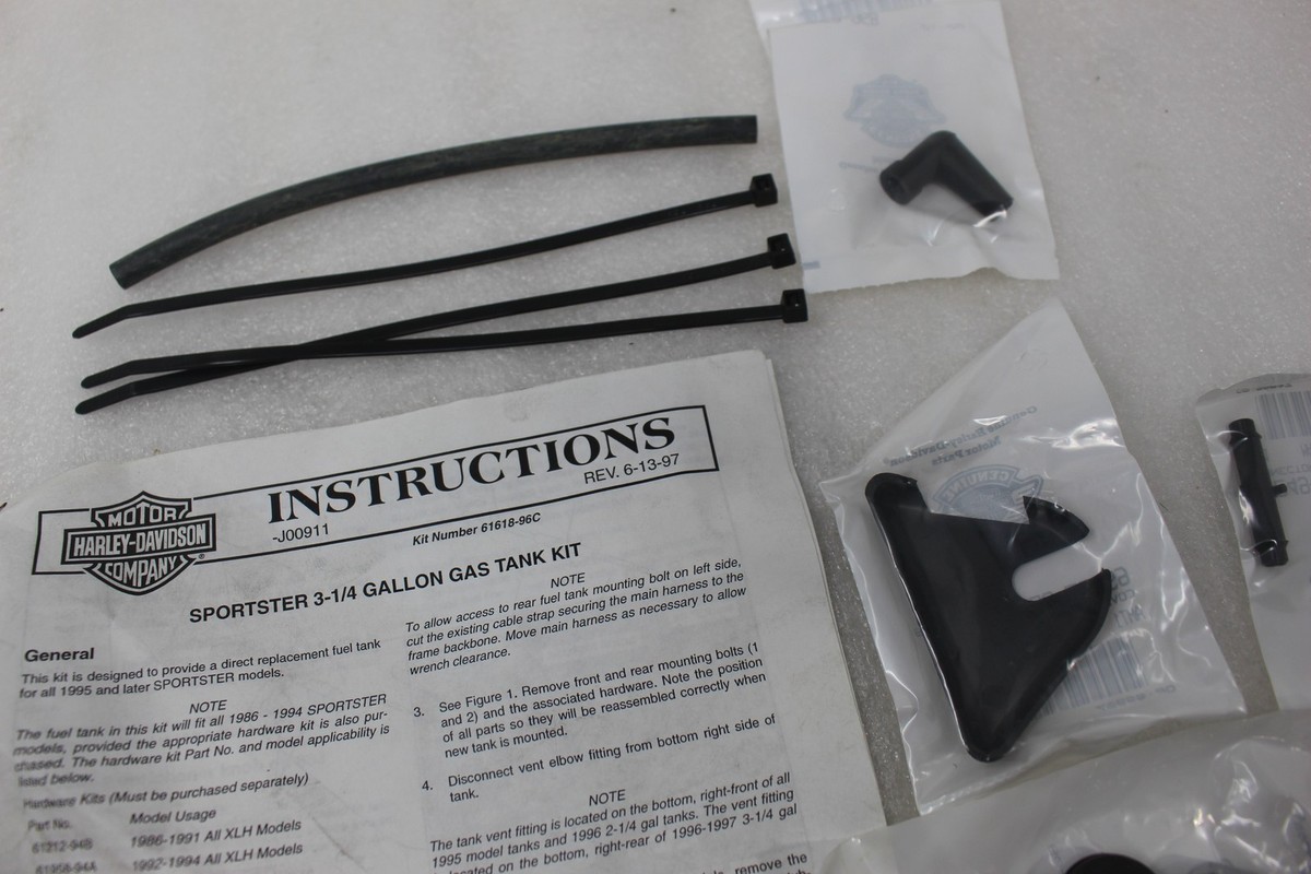 61618-96C OEM HARLEY-DAVIDSON SPORTSTER 3-1/4 GALLON GAS