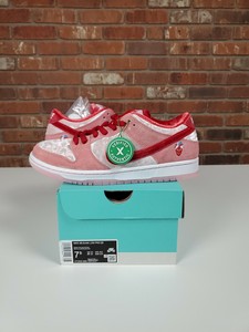 nike sb x strangelove dunk low pro