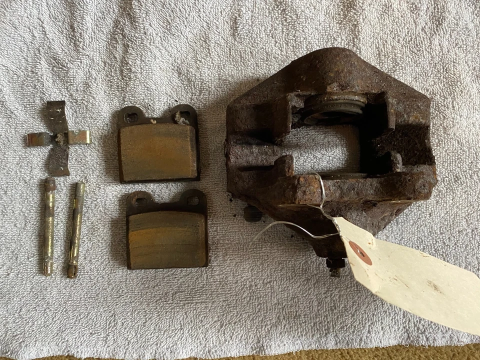 Brake Caliper Core-Left Rear Saab 900 1979-87 - Image 2 of 4