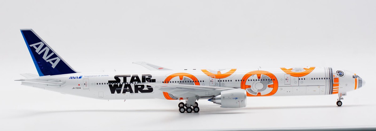 WB2010 1:200 ANA Star Wars Boeing B777-300ER Diecast WB2010 1:200 ANA Star Wars Boeing B777-300ER Diecast