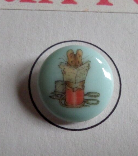 Vintage Collector Card w/ 10 BEATRIX POTTER PICTURE BUTTONS - Picture 3 of 12
