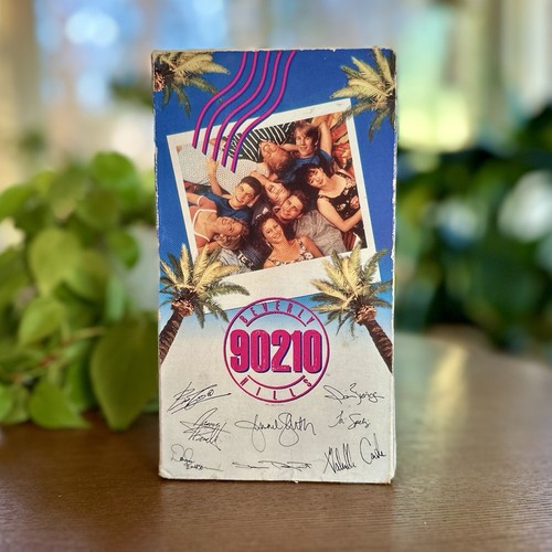 Beverly Hills 90210 (VHS, 1990) with cast signatures Blockbuster Video - Picture 2 of 4