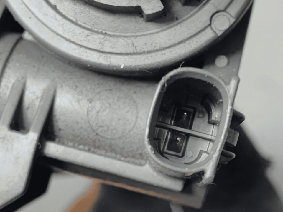 Toyota Avalon 2021 2,5 L motor refrigerante por paso manguera tubería con válvula OEM Foto 3 de 4