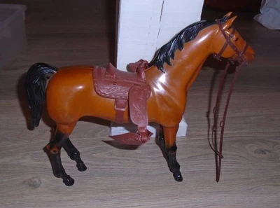 cheval barbie idem Big Jim karl may action joe avec harnachement - Photo 1/2